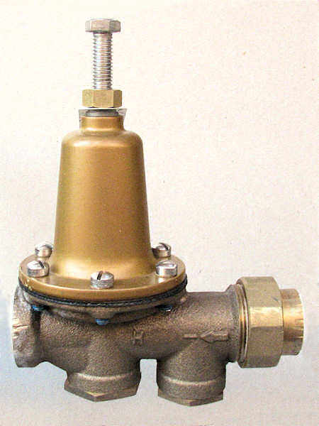 Adjustable-type pressure regulator